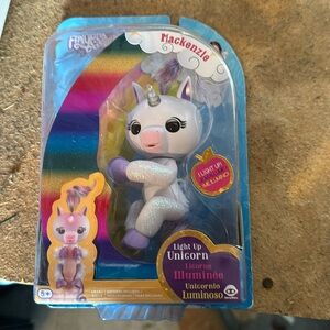 Fingerling Light Up Unicorn Mackenzie NEW